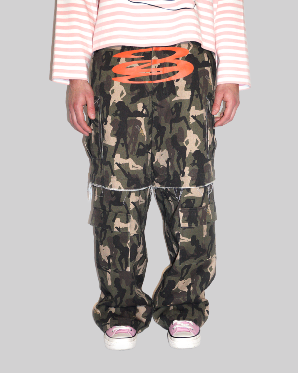 PANTALONI CARGO CON STAMPA CAMOUFLAGE - immagine 3